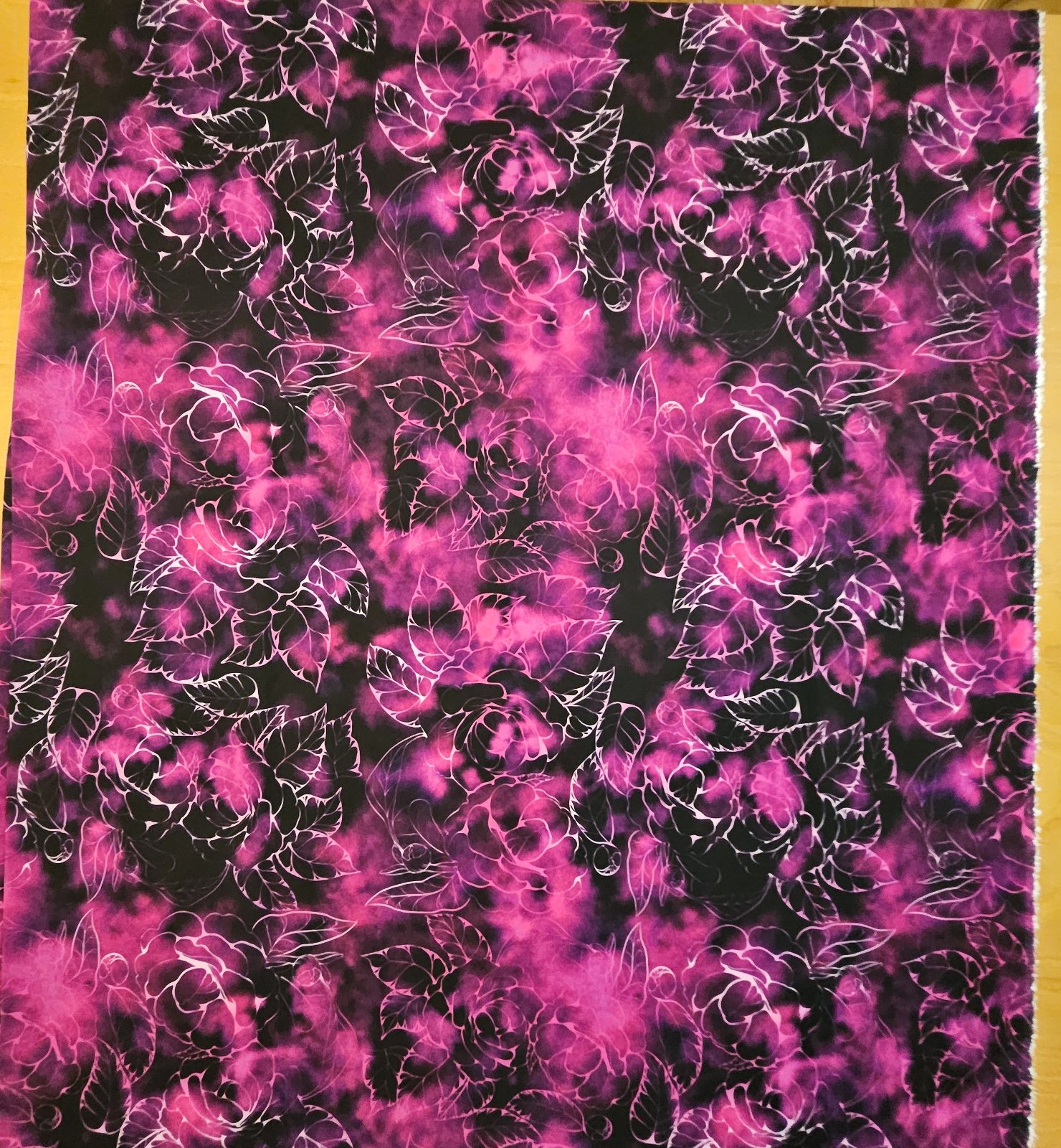 Silky tkanina 90 g - ZBYTEK 2,6 m - obrysy