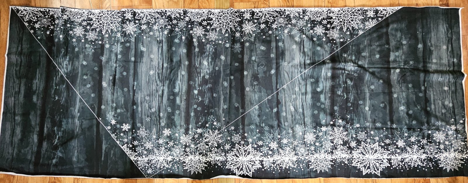Teplákovina 240g - PANEL na šátek s čepicí - vločky na prknech